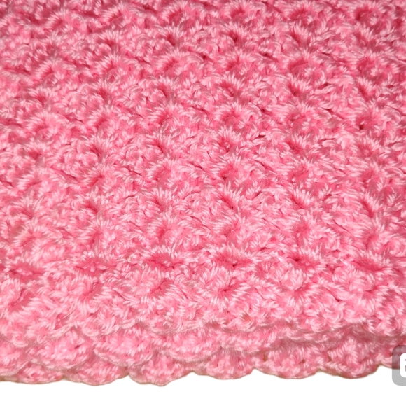 Vintage Pink Crochet Baby Blanket Afghan. Handmade    approximately 31" × 37" - Picture 3 of 5